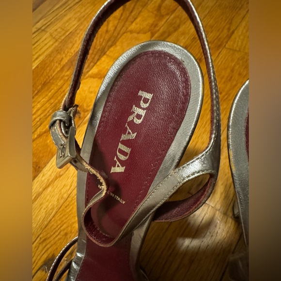 Prada Metallic Ankle Strap Heel - Silver shoes with crossed straps - Picture 6 of 16